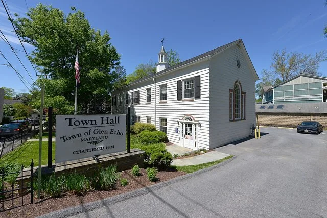 he Town Hall for Glen Echo Maryland, Chartered 1904. The Glen Echo Post office shares this building. 6106 Harvard Avenue, Glen Echo, Maryland.