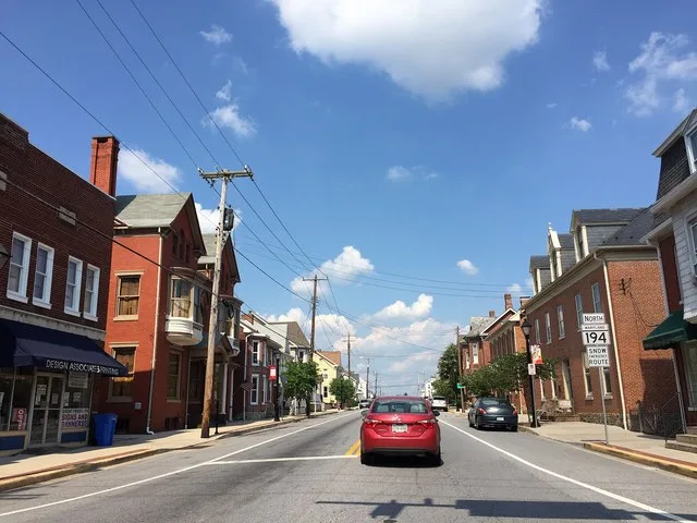 View north along Maryland State Route 194 (York Street) at Maryland State Route 140 (Baltimore Street) in Taneytown, Carroll County, Maryland