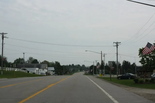 Looking south at downtown w:Carney, Michigan on w:U.S. Route 41 . This file was uploaded with Commonist .