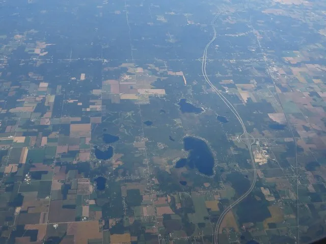 US Highway 131 (US 131) is a north–south United States Highway, of which all but 0.67 of its 269.98 miles (1.08 of 434.49 km) are within the state of Michigan. The highway starts...