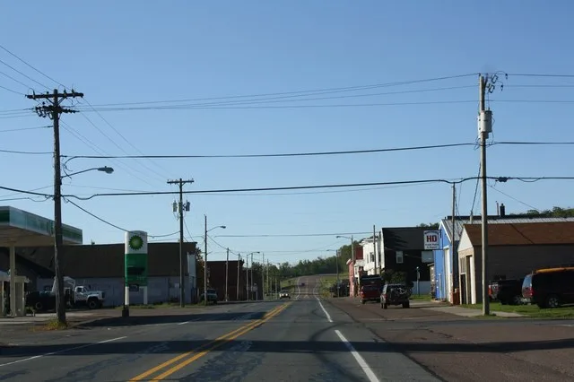 Looking south at downtown w:South Range, Michigan on w:M-26 (Michigan highway) . This file was uploaded with Commonist .