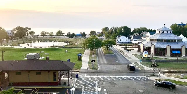 Panoramic view of the Silver Beach from park.