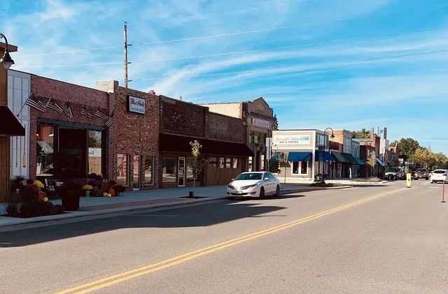 Explore downtown Annandale. Nosh - Sip - Shop.