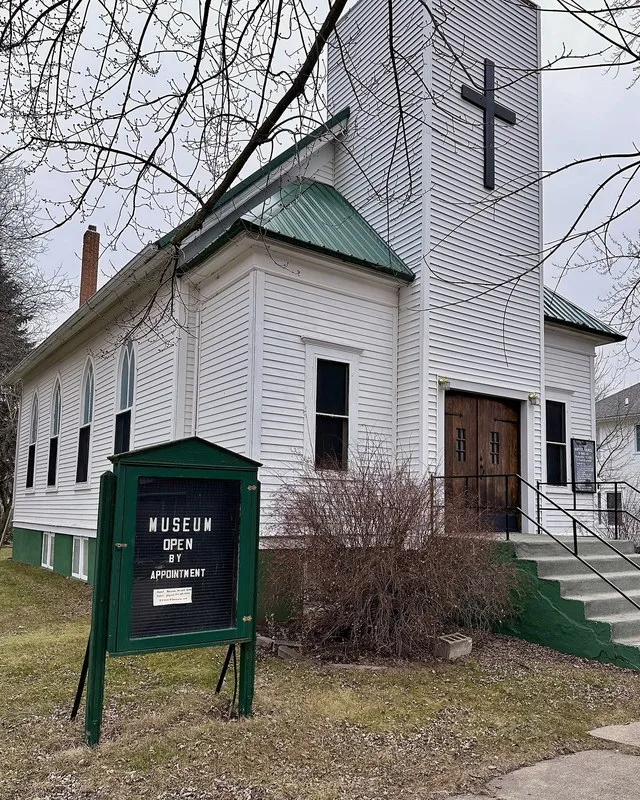 Bricelyn Museum/Old 1st Baptist Church 4th & State Streets Bricelyn, Minnesota, USA Operated by the Bricelyn Area Historical Society