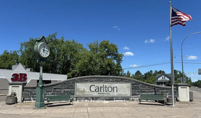 Plaza, Carlton, Minnesota
