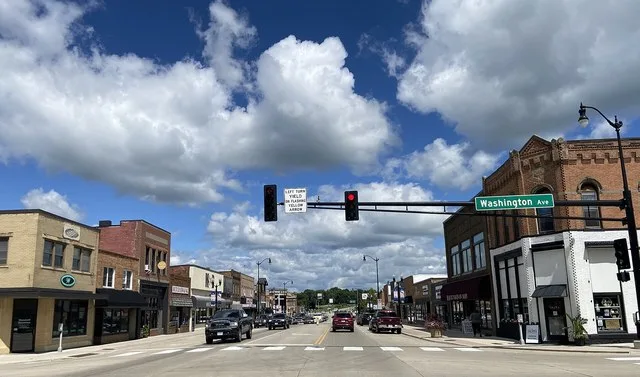 Main Street and Washington Avenue looking north Hutchinson, Minnesota, USA