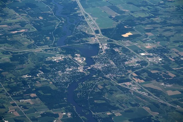 Little Falls Minnesota Aerial (51008891193).jpg