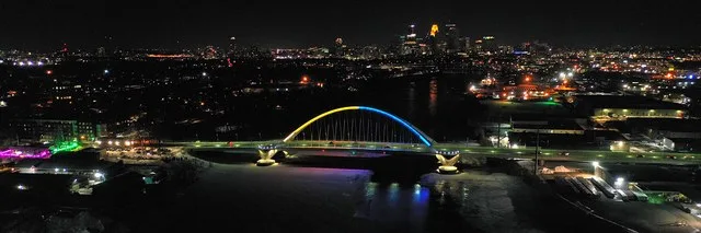 Lowry Avenue Bridge lit up in Ukrainian colors