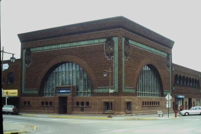 Built in 1908. Designed by Louis H. Sullivan, with decorative elements by George Elmslie.