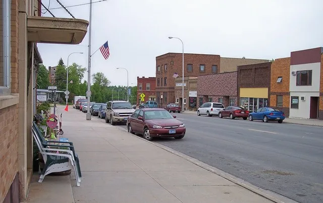 Main Avenue ( w:Minnesota State Highway 32 ) in w:Red Lake Falls, Minnesota