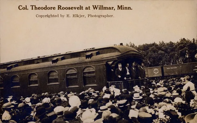 Teddy Roosevelt in Willmar Minnesota in Sept 4, 1910 POSTCARD Train Great Northern