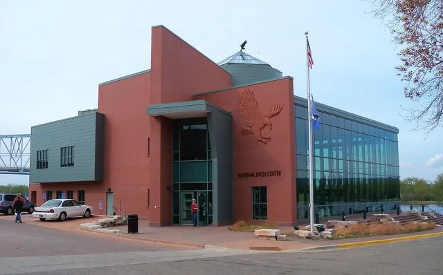 National Eagle Center, 50 Pembroke Ave, Wabasha, MN 55981, USA.