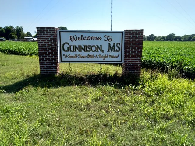 Welcome sign located on Mississippi Highway 1