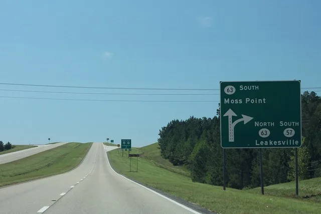 MS57 South at MS63 to Moss Point and Leakesville Sign