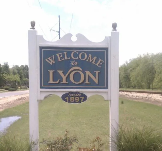 Sign depicting the name of the locale Lyon in Mississippi