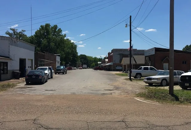 Looking south down Walker Street in New Houlka, Mississippi