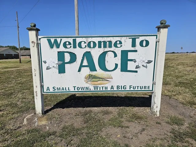 Welcome sign located on Mississippi Highway 8