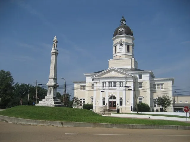 Claiborne County Courthouse and Confederate monument, Port Gibson, Mississippi