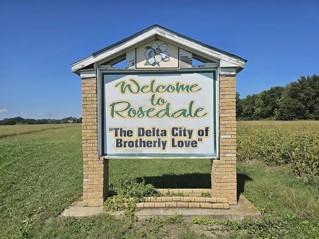 Welcome sign located on Mississippi Highway 8