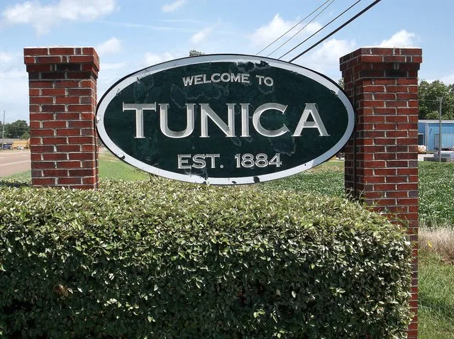 Town sign located on US Highway 61