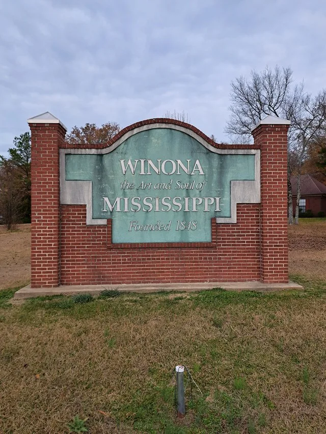 Welcome sign on Mississippi Highway 15