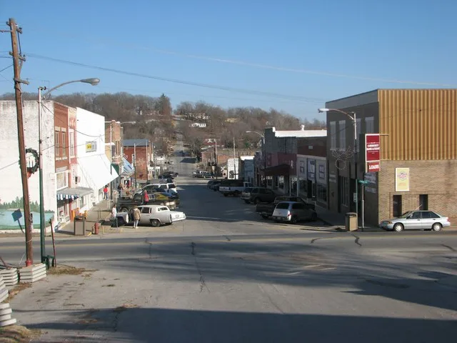 Photograph of en:Anderson, Missouri 's main street taken in November, 2006, taken by RebelAt .