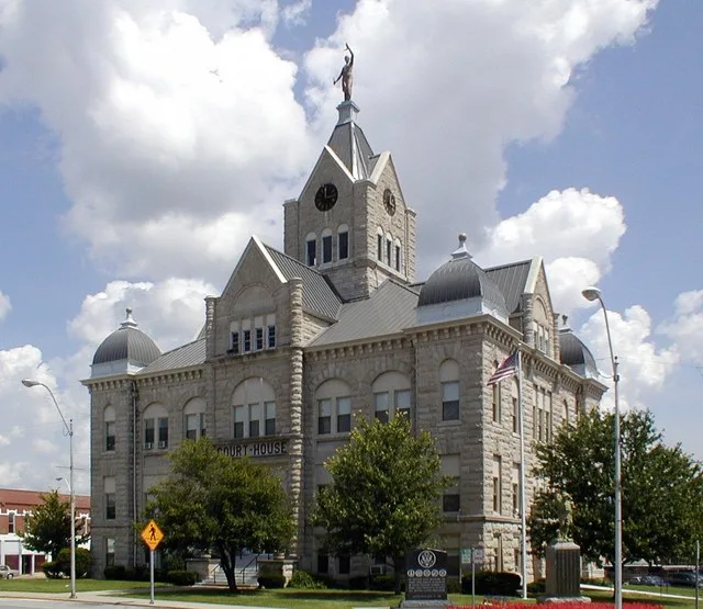 w:Polk County, Missouri courthouse in w:Bolivar, Missouri