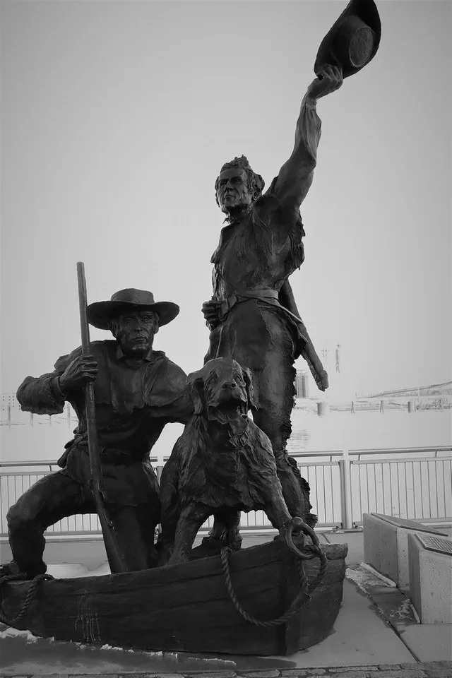 The Captain's Return ( Sculptor : Harry Weber )