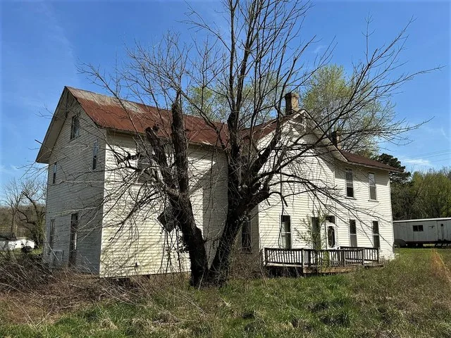 Masonic Lodge Grandin was founded as a Missouri Lumber and Mining Company town in 1910 and named for a local businessman in the then thriving lumber industry. Most of the town's m...