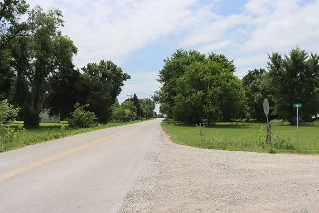 the intersection of Main st and State Route M in Gunn City, Missouri