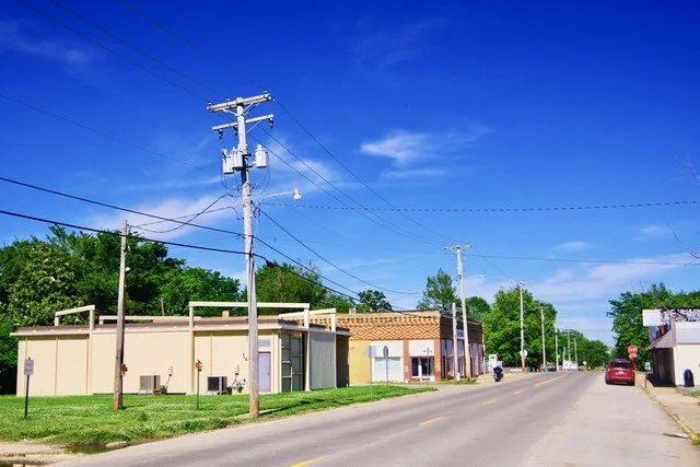 Main Street (Missouri Route B / Dunklin Co.) in Holcomb, Missouri, United States