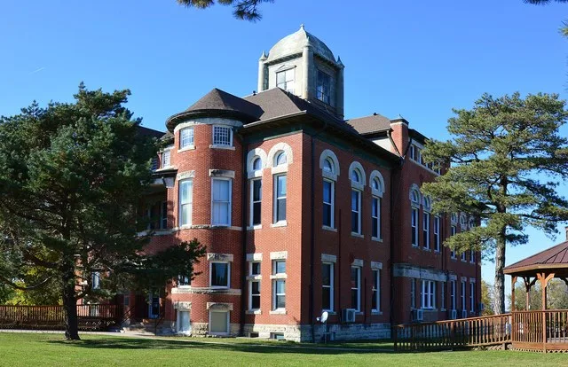 Caldwell County courthouse in Kingston, Missouri