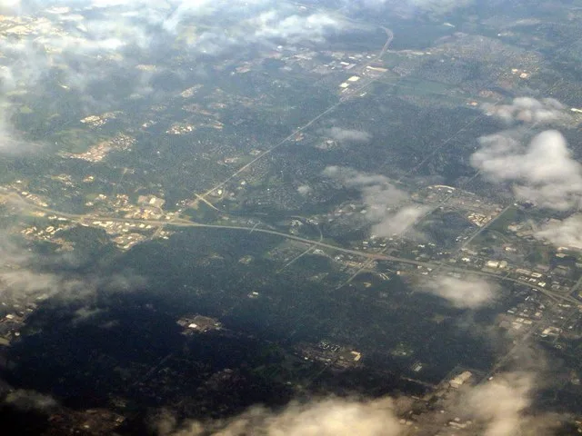 Interstate 435 (abbreviated I-435) is an Interstate Highway beltway that encircles much of the Kansas City, Missouri Metropolitan Area in the states of Kansas and Missouri, USA. I...