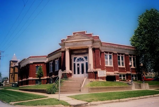Macon Public Library. Located in Macon, Missouri. Photo taken 8 October 2008. Photo courtesy of Catfilnoir a.k.a. Carol Baier via Flickr.