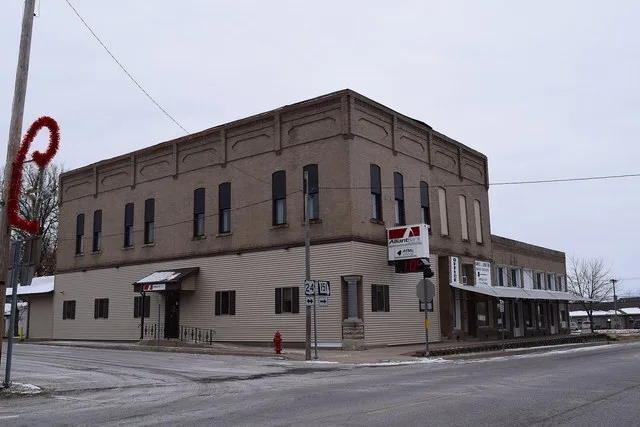 Intersection of U.S. Route 24 and Missouri Route 151 in downtown Madison, Missouri| .