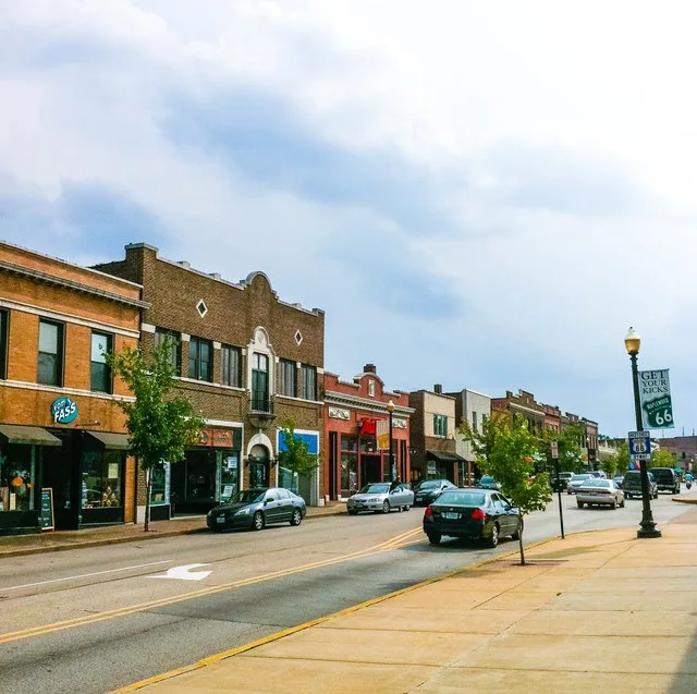 Manchester Road in Maplewood, Missouri . Maplewood Commercial Historic District at Manchester and Sutton