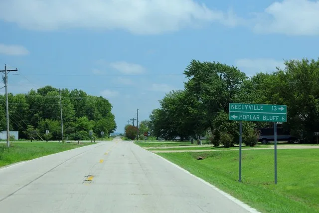 MO158 East End - Neelyville 13 Poplar Bluff 6 Miles