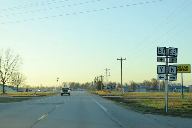 MO51 MO53 South Sign at MsrYN Signs in Qulin