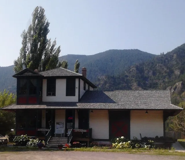 antique shop in Alberton, Montana