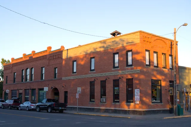 This is an image of a place or building that is listed on the National Register of Historic Places in the United States of America . Its reference number is 82000592 ( Wikidata ).
