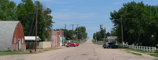 Downtown Belvidere, Nebraska : C Street, looking north from about 3rd Street.