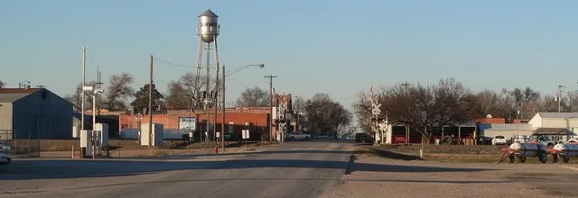 Downtown Davenport, Nebraska: camera is facing north along Maple Avenue.