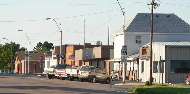 Downtown Elwood, Nebraska : east side of Smith Avenue ( U.S. Highway 283 ), looking south from about Rush Street.