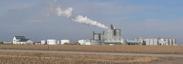 Advanced BioEnergy ethanol plant near Fairmont, Nebraska .
