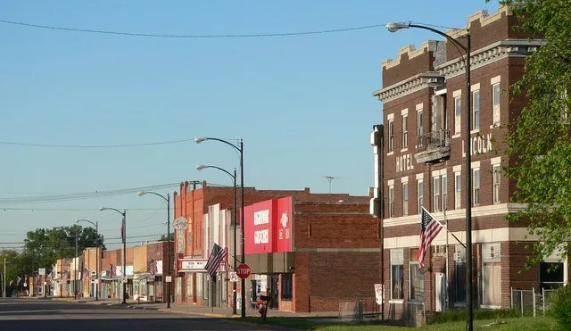 Downtown Franklin, Nebraska : west side of 15th Avenue, looking south from between M and N Streets.