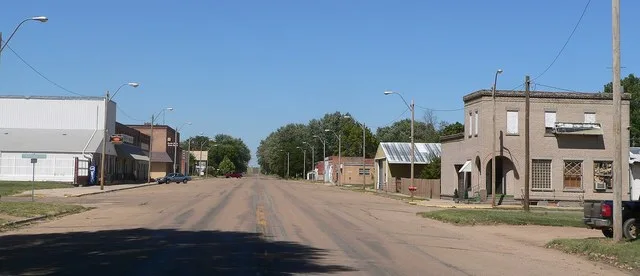 Downtown Guide Rock, Nebraska : University Street, looking north from about Washington Street.