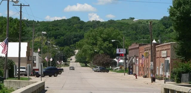 Downtown Homer, Nebraska : John Street, looking west from about 1st Street.