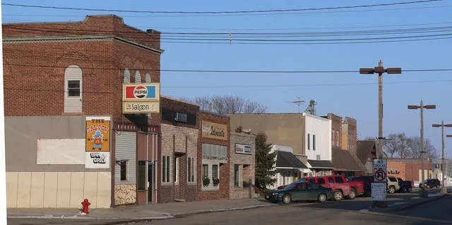 Downtown Laurel, Nebraska : Second Street east of Elm Street.