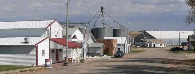 Downtown Magnet, Nebraska : Main Street, looking east from about Park Street.