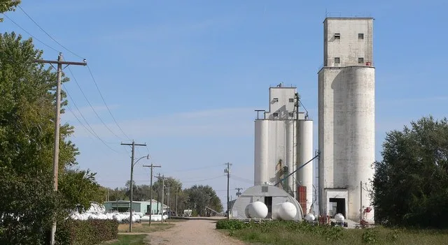 Grain elevators in Ong, Nebraska ; seen from the west.